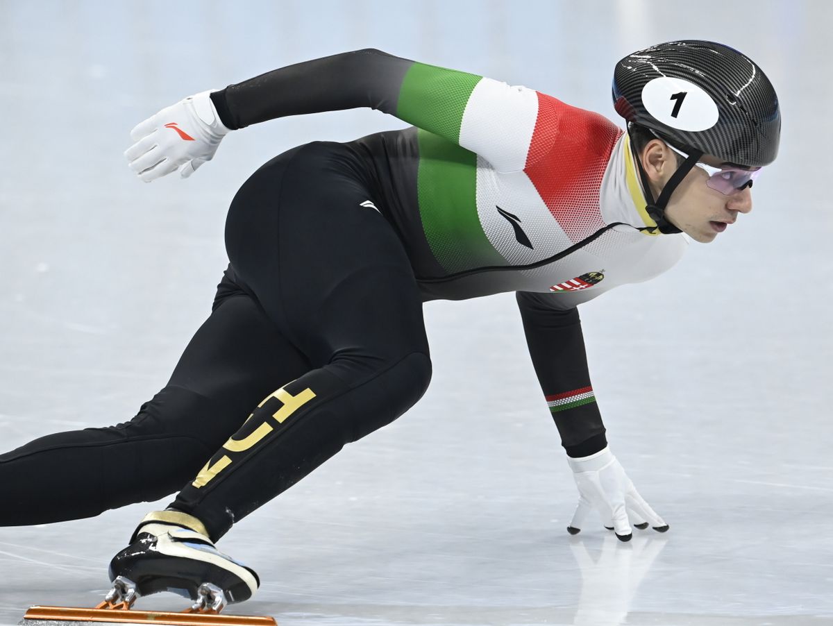 Liu Shaoang a férfi rövid pályás gyorskorcsolyázók 500 méteres versenyének negyeddöntőjében a Fővárosi Fedett Stadionban a pekingi téli olimpián 2022. február 13-án. MTI/Kovács Tamás
