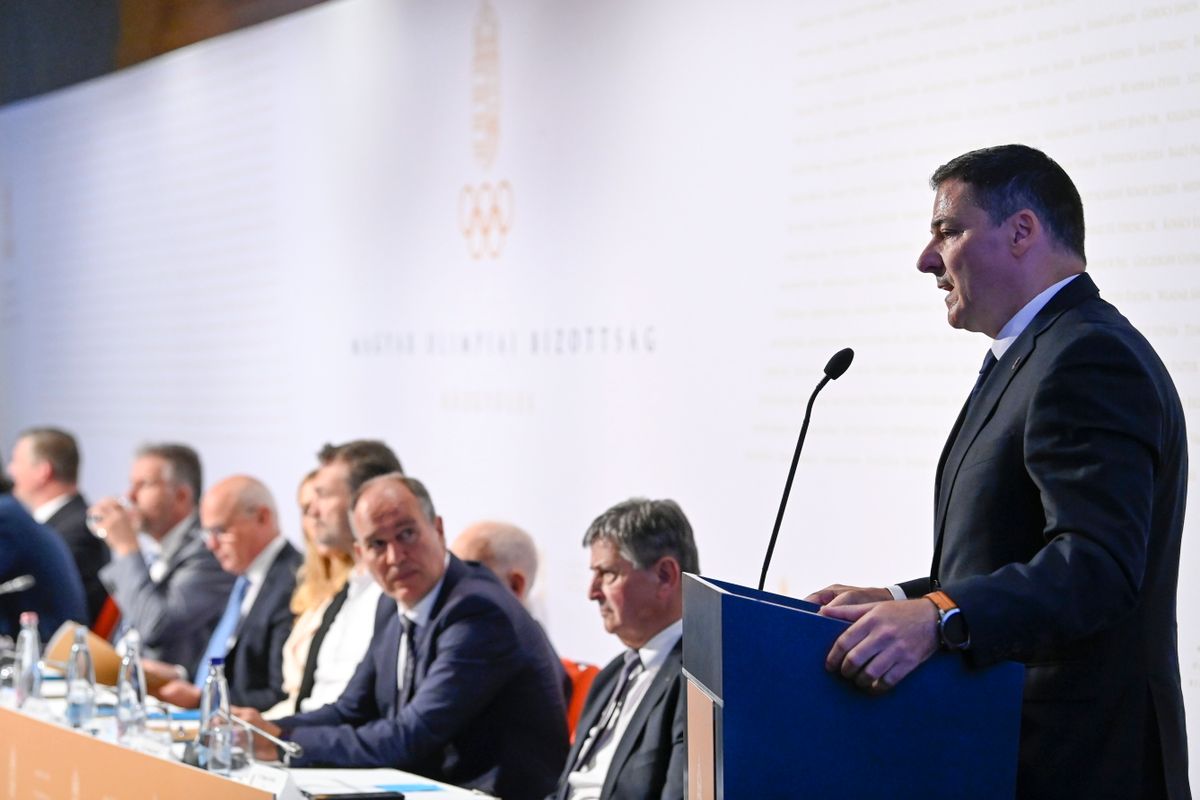 A képen: Gyulay Zsolt, a Magyar Olimpiai Bizottság elnöke beszédet mond a szervezet budapesti közgyűlésén 2022. május 28-án. MTI/Kovács Tamás