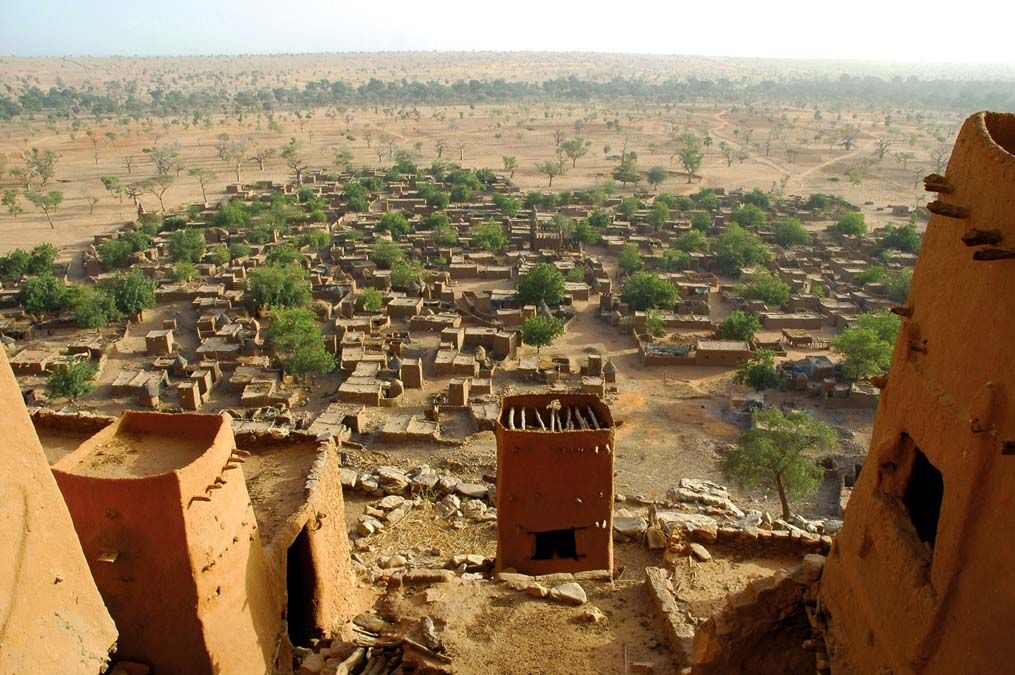 A sivatag jön: dogon törzsi falu Maliban.<br>Fotó: Shutterstock