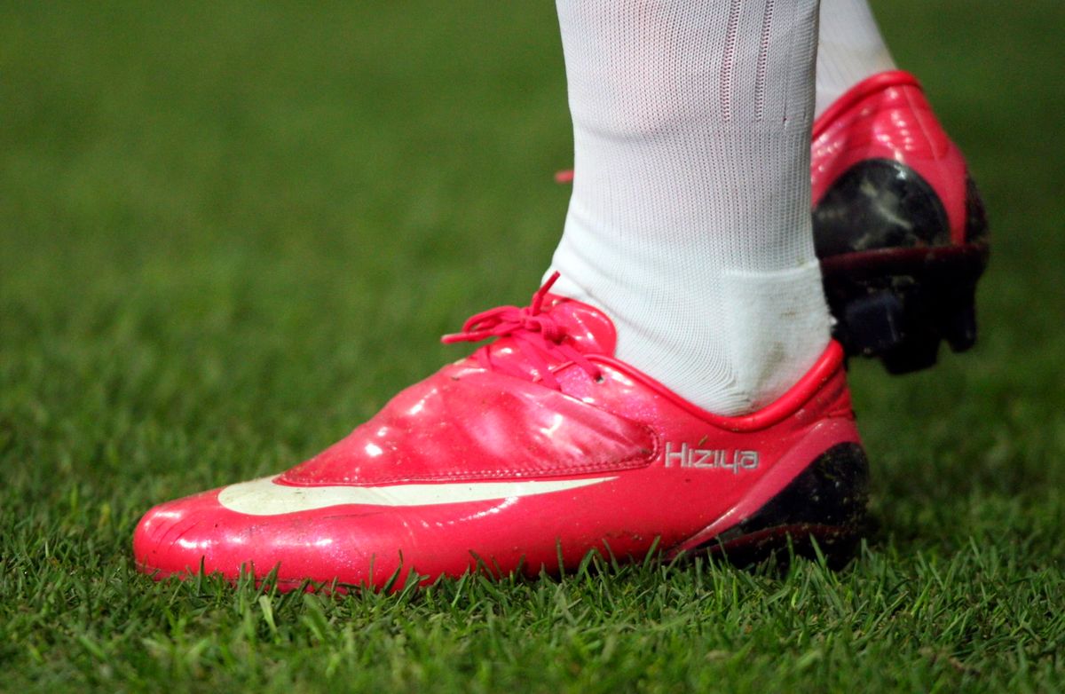 Türkgücü nevű csapat játékosa a közeljövőben nem húz cipőt. Fotó: MTI/EPA/Matthias Schrader