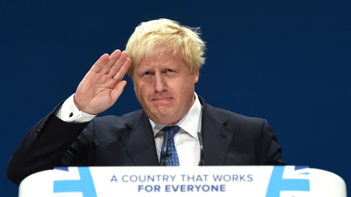 Boris Johnson figyelmezteti Trumpot: nehogy elengedje Ukrajna kezét!