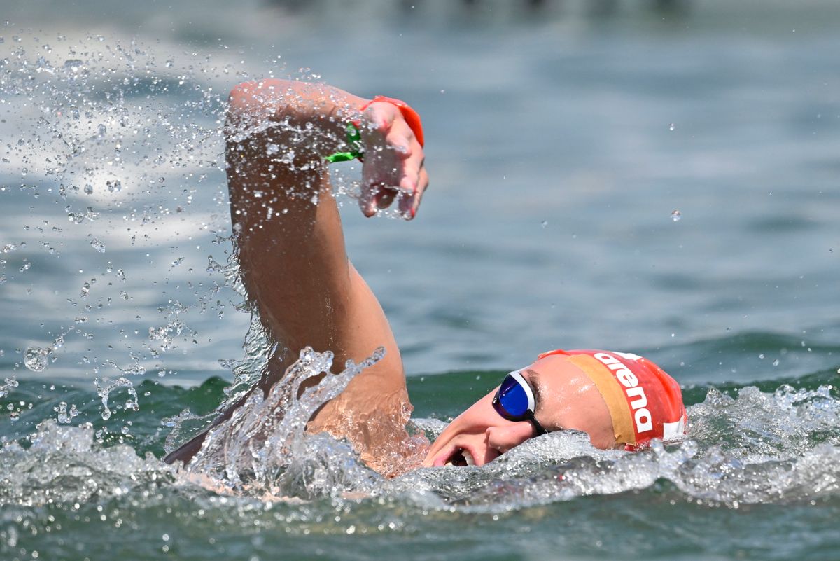 Balogh Vivien a női nyílt vízi úszók 5 kilométeres versenyén a vizes világbajnokságon a budakalászi Lupa-tavon 2022. június 27-én. MTI/Szigetváry Zsolt