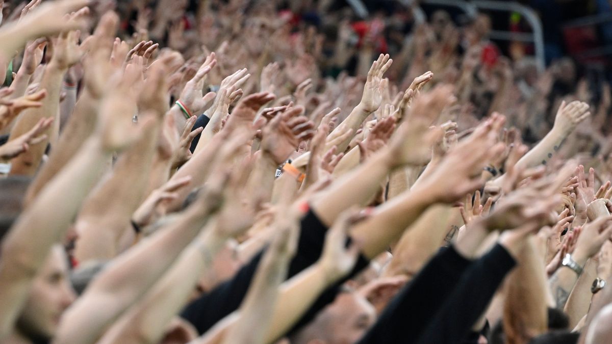 A lelkes szurkolás a világ bármelyik stadionjában engedélyezett Fotó: MTI/Szigetváry Zsolt