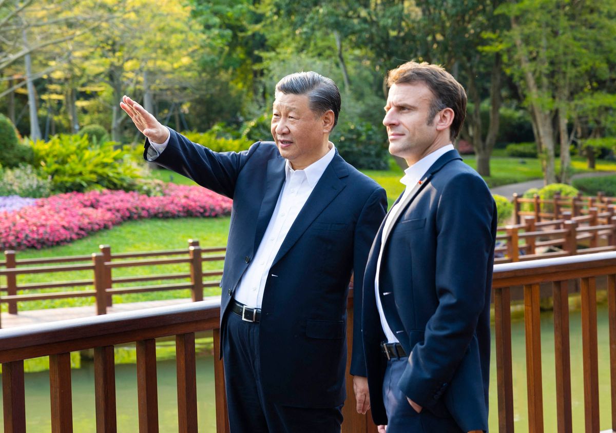 Hszi Csin-ping kínai elnök megbeszélése Emmanuel Macron francia elnökkel Kantonban 2023. április 7-én   (forrás: Huang Jingwen / Xinhua via AFP)
