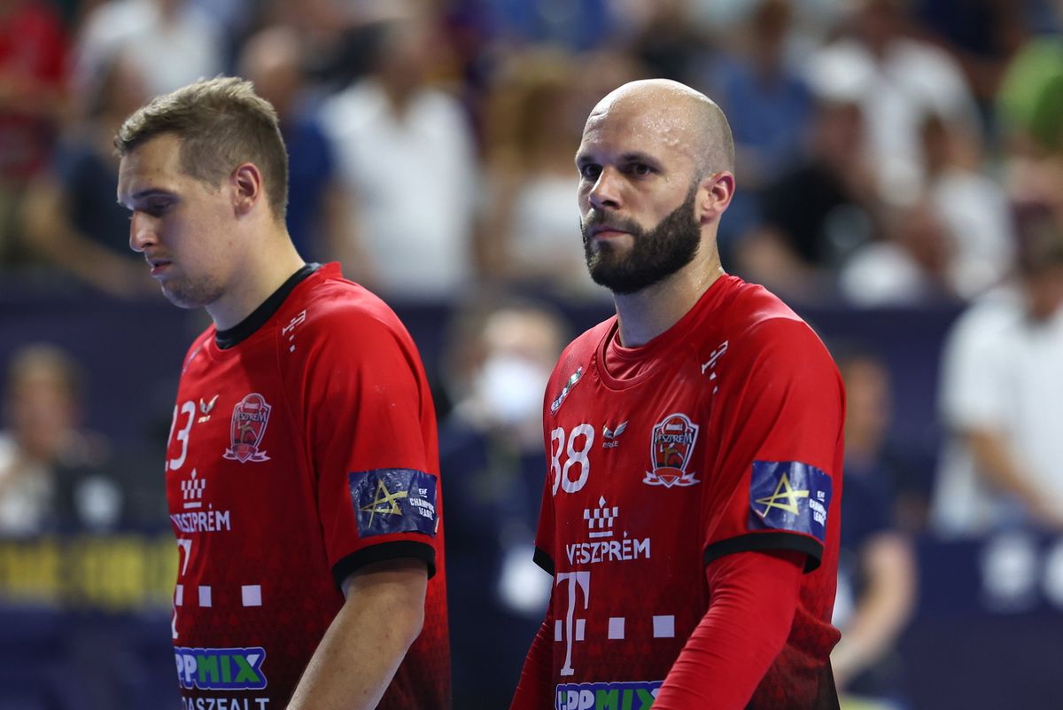 Okkal voltak szomorúak a lefújást követően a Veszprém játékosai Fotó: MTI/Kovács Anikó