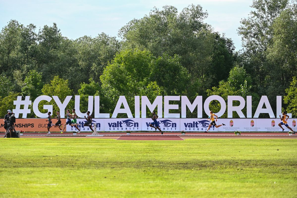 A képen: A 400 méteres férfi síkfutás mezőnye a Gyulai István Memorial nemzetközi atlétikai versenyen Székesfehérváron 2020. augusztus 19-én. MTI/Vasvári Tamás