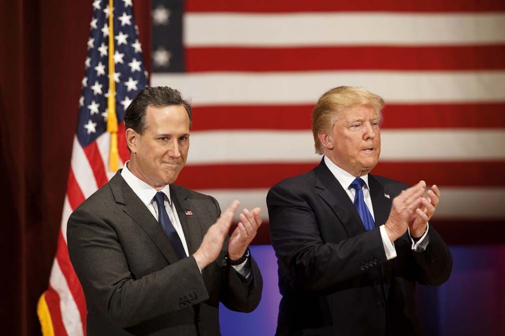 Rick Santorum  2016 januárjában az elnökjelölti kampányban Donald Trumppal. <br> Fotó: Gettyimages / Bloomberg Contributor