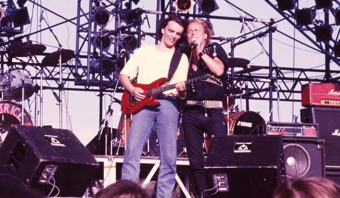 Daczi Zsolt gitáros és D. Nagy Lajos akcióban egy 1987-es Bikini-koncerten <br> Fotó: Fortepan / ADOMÁNYOZÓ: Urbán Tamás