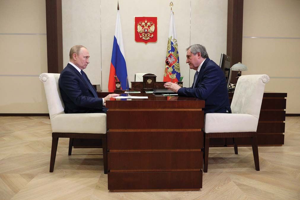 Vlagyimir Putyin elnök Nyikolaj Sulginov orosz energiaügyi miniszterrel egyeztet Moszkvában július 21-én <br> Fotó: AFP / Mikhail Klimentyev / SPUTNIK 