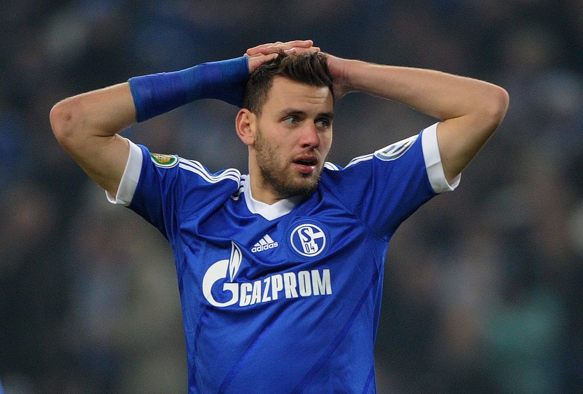Szalai Ádám, a magyar válogatott csapatkapitánya is játszott a Schalke 04-ben. Fotó: MTI/EPA/Jonas Güttler