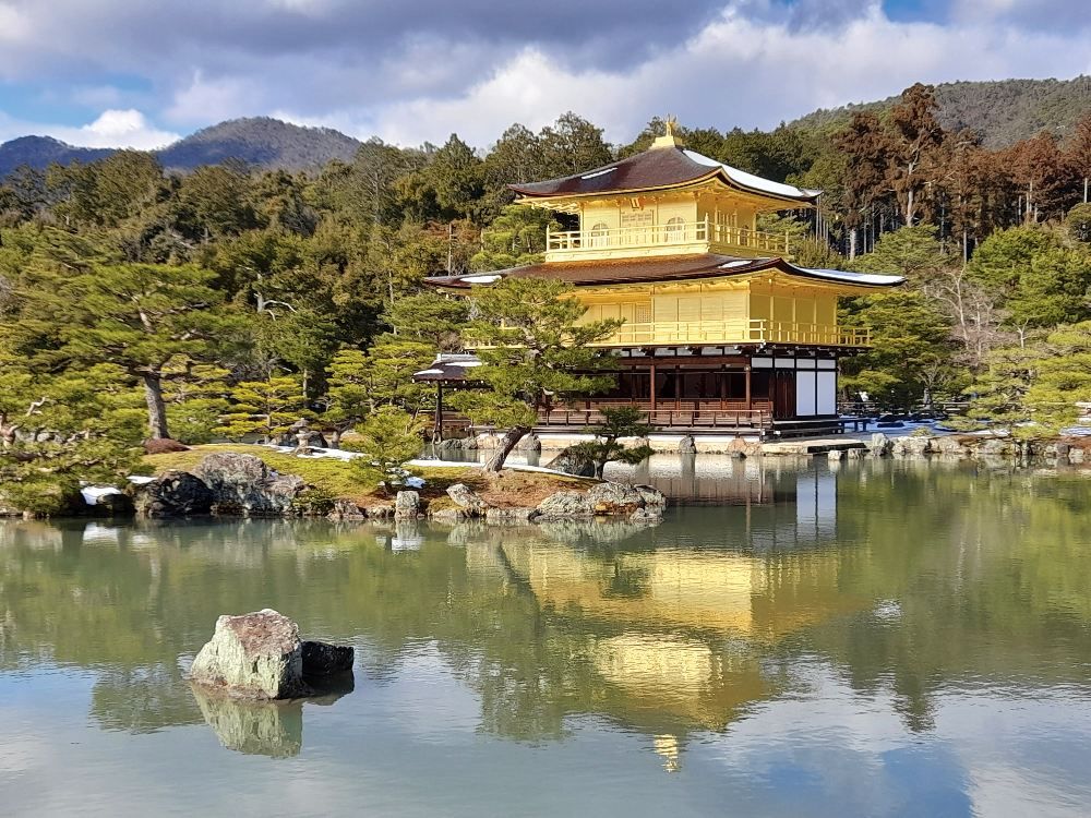 A kiotói Kinkakudzsi (Aranypavilon) templomkomplexum