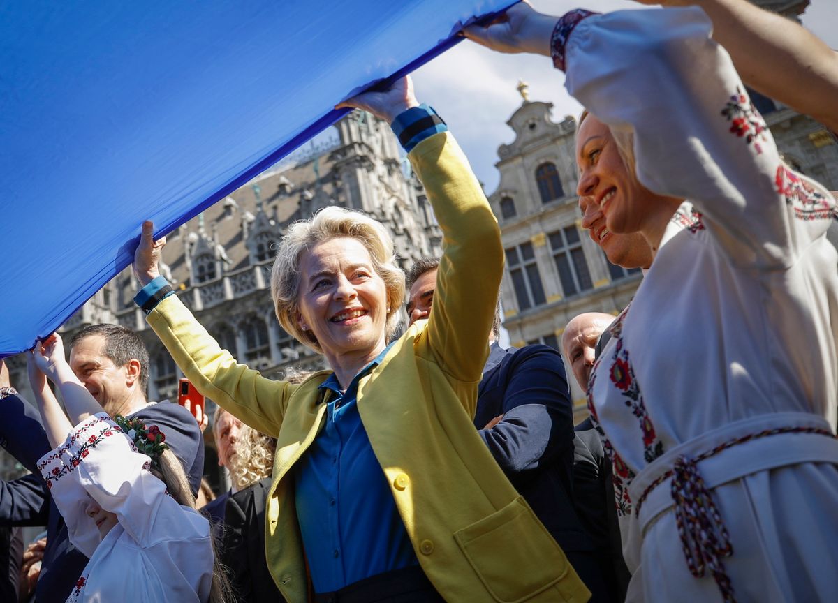 Ursula von der Leyen az ukrán függetlenség napján Belgiumban. Fotó: MTI/EPA/Olivier Hoslet