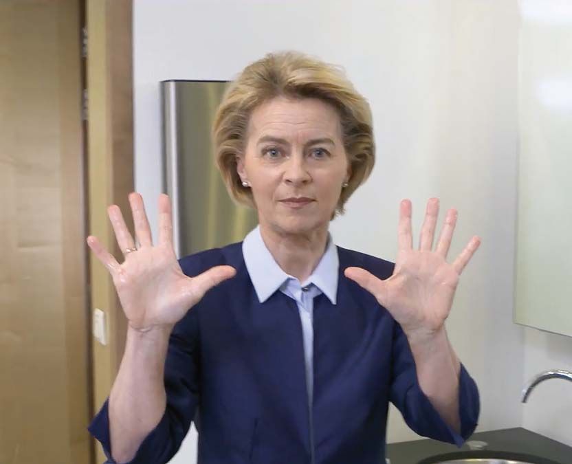 Az Európai Bizottság egyik fontos hozzájárulása a járvány elleni harchoz: Ursula von der Leyen, a testület elnöke videón mutatja be, hogyan kell hatékonyan kezet mosni.<br>Fotó: European Commission / Youtube