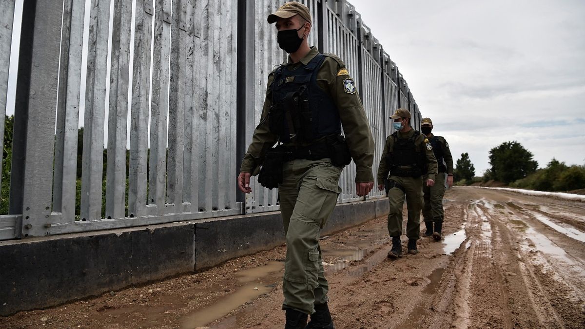 Στο πλαίσιο της αποτρεπτικής της πολιτικής, η Ελλάδα ενισχύει τον φράχτη της στα τουρκικά σύνορα