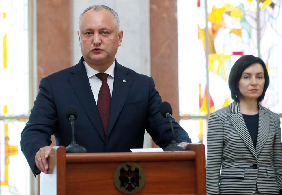 Régi párharc: Igor Dodon akkori elnök és Maia Sandu akkori kormányfő 2019-ben. <br> Fotó: REUTERS / Valentyn Ogirenko