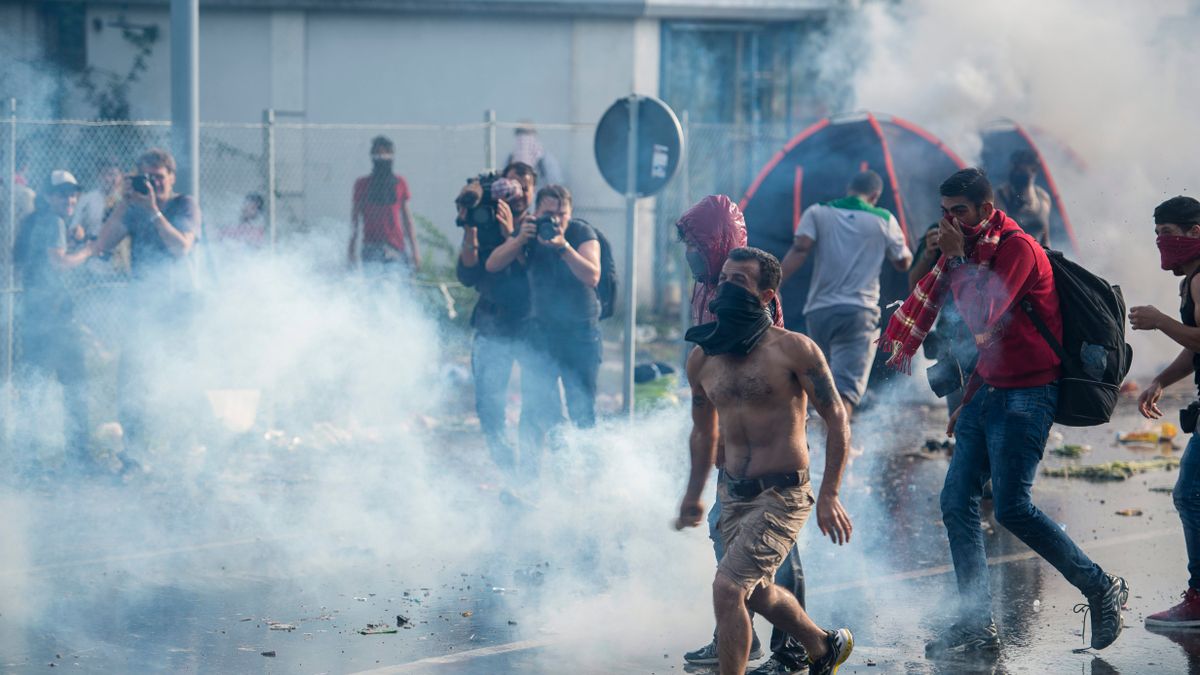 „Az EU olyanokat akar beengedni, akik éles fegyverrel lövöldöznek a határon” – kiakadt az uniós tervezetre Gulyás