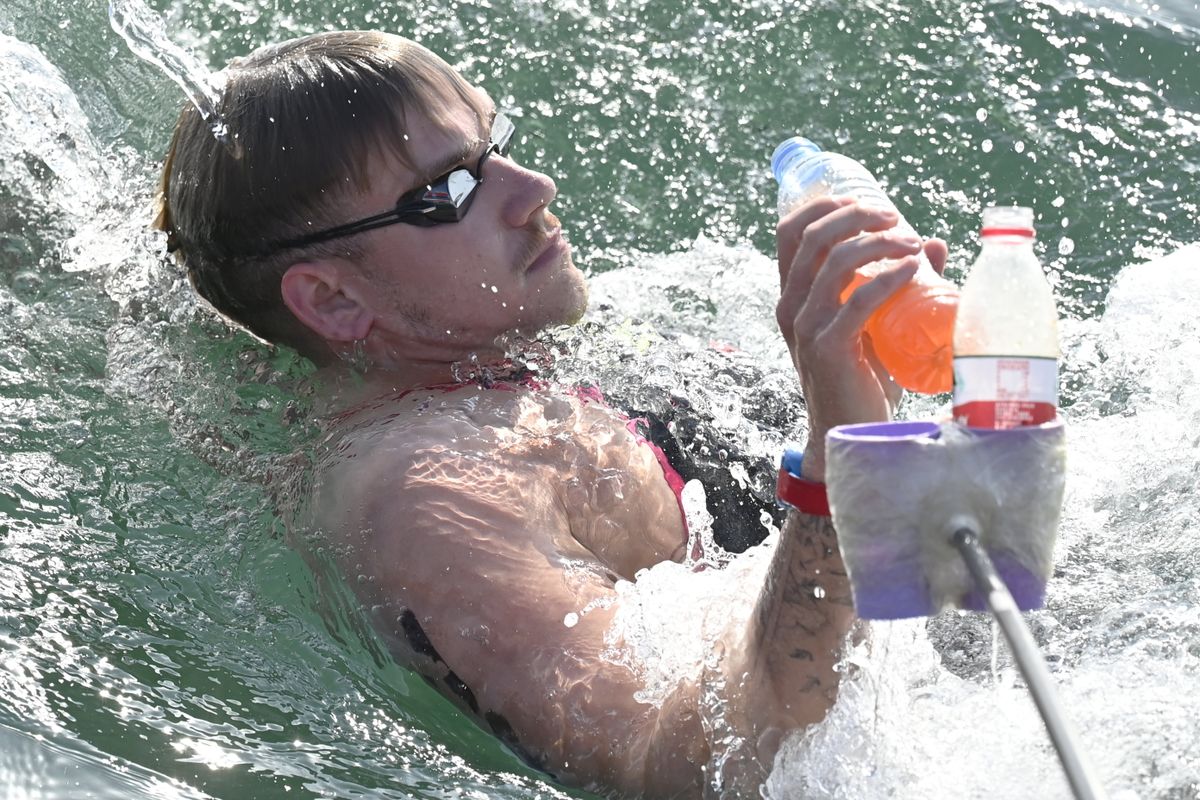 A képen: Rasovszky Kristóf a nyíltvízi úszók világkupa sorozatának 10 kilométeres versenyében Abu-Dzabiban 2021. december 16-án. Rasovszky a harmadik helyen végzett, így megvédte összetett világkupa-elsőségét. MTI/Kovács Tamás