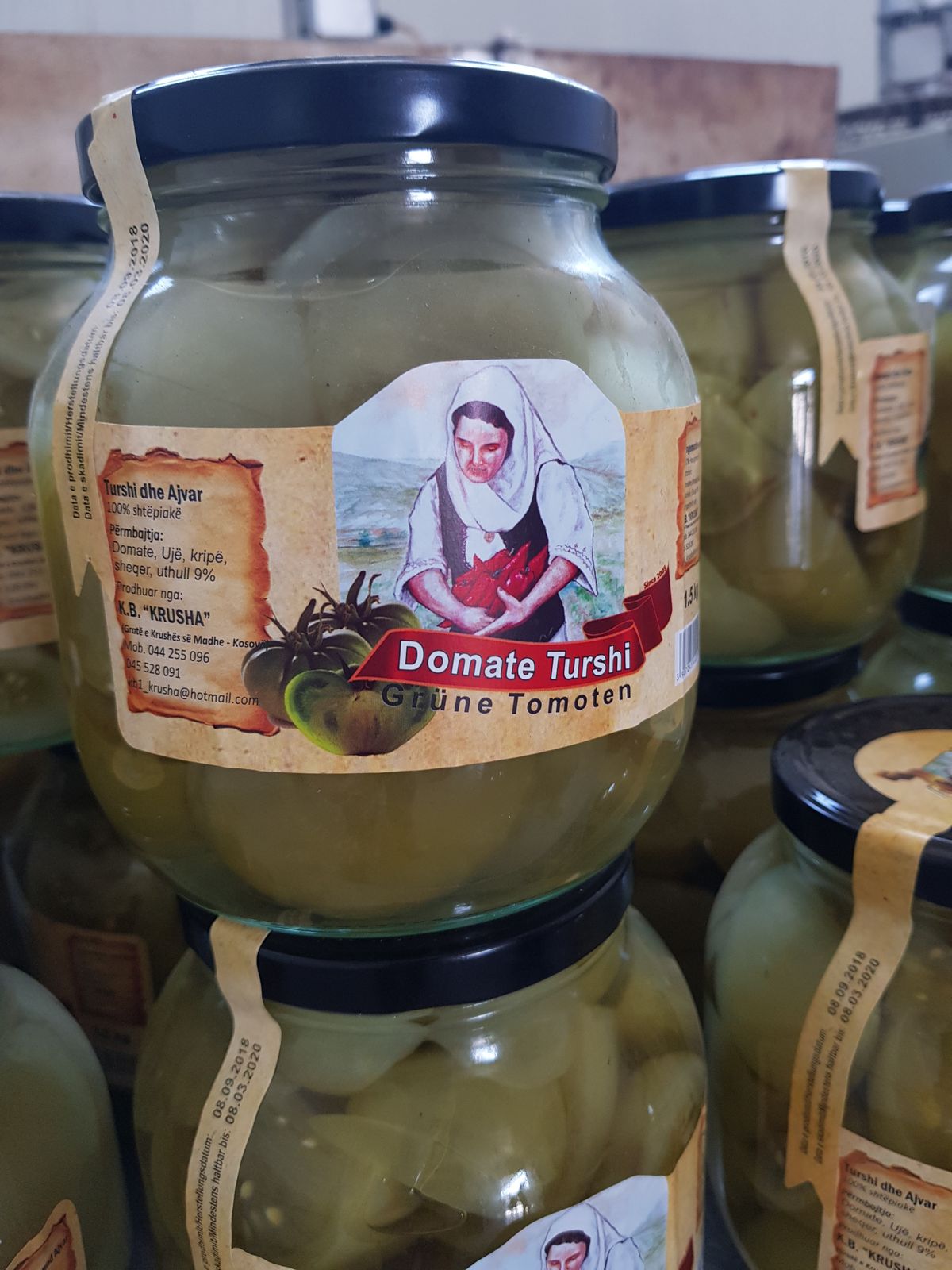 A koszovói özvegyek ecetes paradicsoma, az egyik legnépszerűbb termék