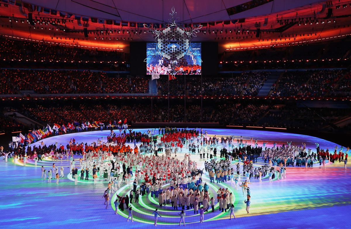 A sportolók bevonulása a 2022-es pekingi téli olimpia záróünnepségén. Fotó: MTI/EPA/Fazry Ismail