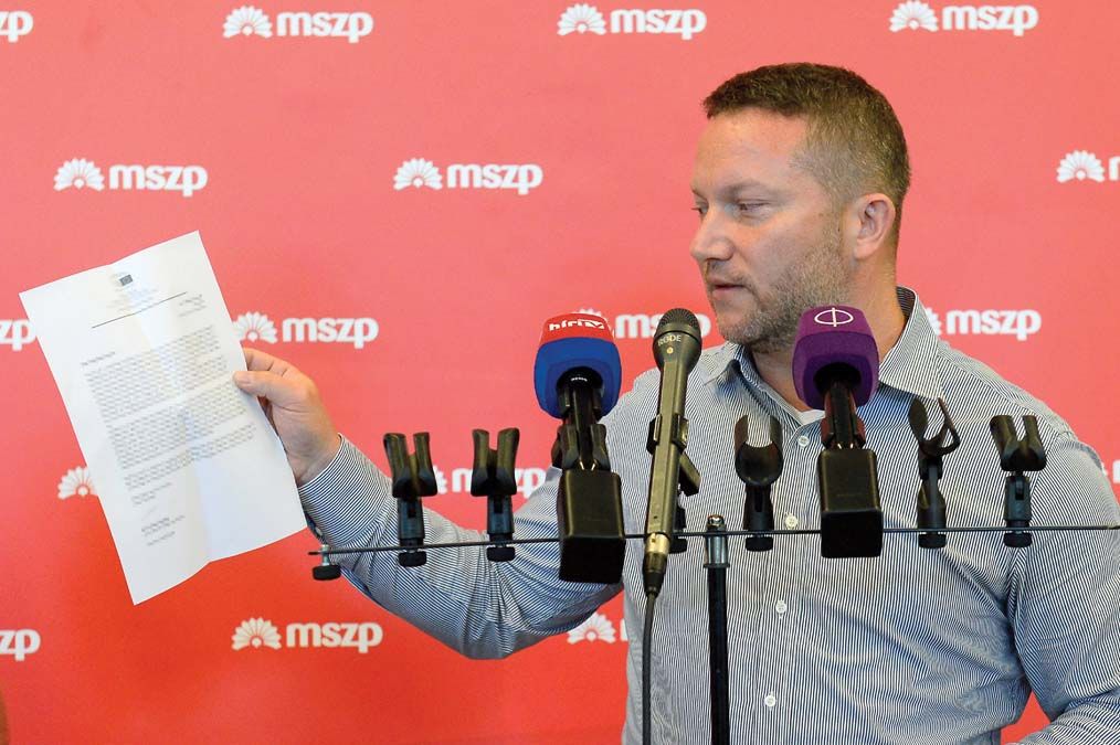 Ujhelyi István, az MSZP európai parlamenti képviselője 2019-ben. A politikus mégsem száll ringbe a társelnöki posztért <br> Fotó: MTI / Soós Lajos