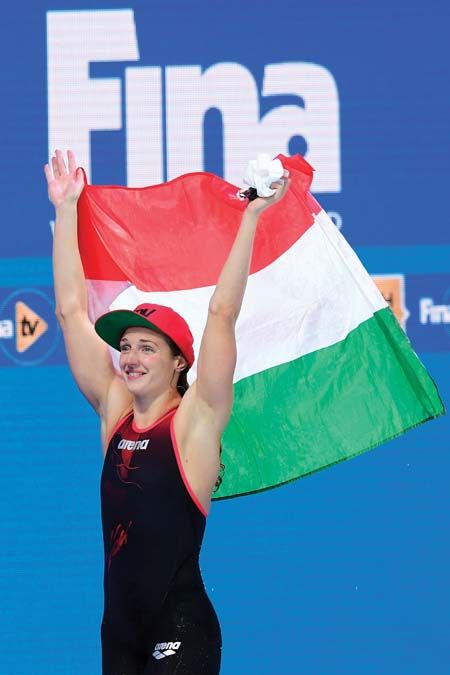 A győztes Hosszú Katinka a női 400 méteres vegyesúszás döntője után a 17. vizes világbajnokságon a Duna Arénában 2017. július 30-án <br> Fotó: MTI / Kovács Tamás