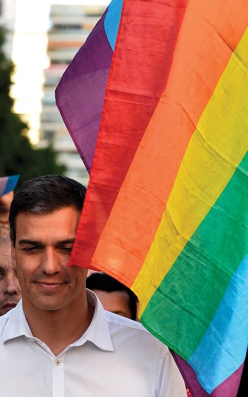 Balra el: Pedro Sánchez szocialista vezető a 2016-os madridi Pride felvonuláson <br> Fotó: AFP/Jose Jordan
