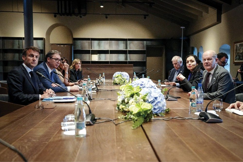 Elnöki ügyek: Emmanuel Macron francia államfő és Olaf Scholz német kancellár Aleksandar Vučić szerb és Vjosa Osmani koszovói elnökkel tárgyal június 1-jén <br> Fotó: AFP/DPA/Kay Nietfeld