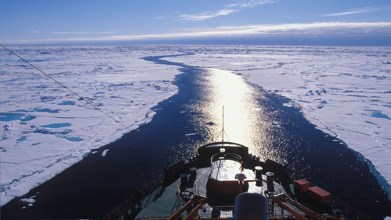 Nukleáris meghajtású jégtörő követi az Északi-sark felé vezető utat.