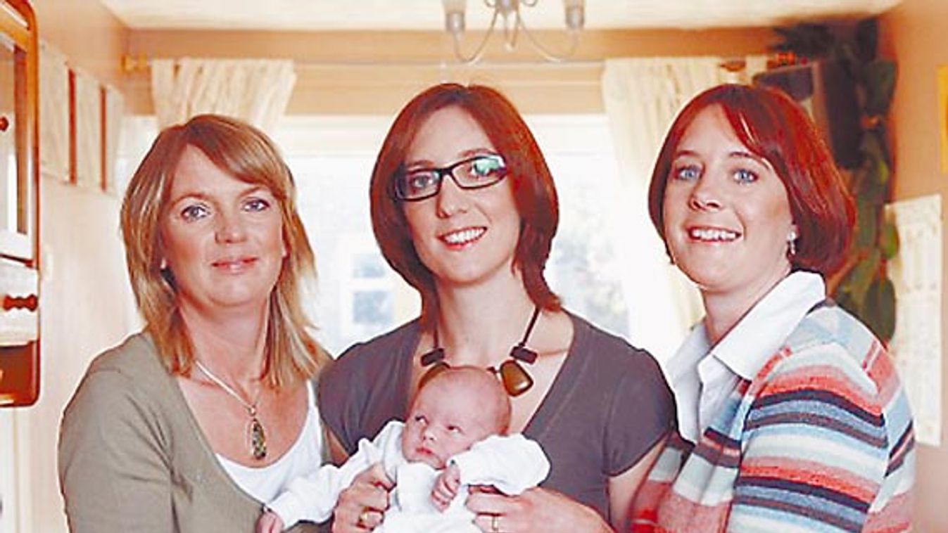 
Baby Oliver with his 3 mums and brother Charlie.
Alex Patrick  ( plain brown top)
Chrlette gave the egg ( strip top)
Helen Ritchie gave birth to Oliver and Charlie.
CHECK with Ms  Dunbar on news.
copyright pixs Les Wilson 07966 155 905