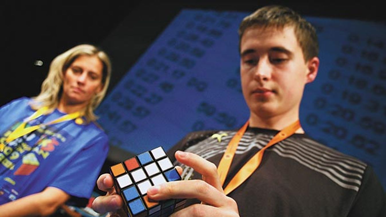 Rubik is egy hónapig forgatta, mire kirakta