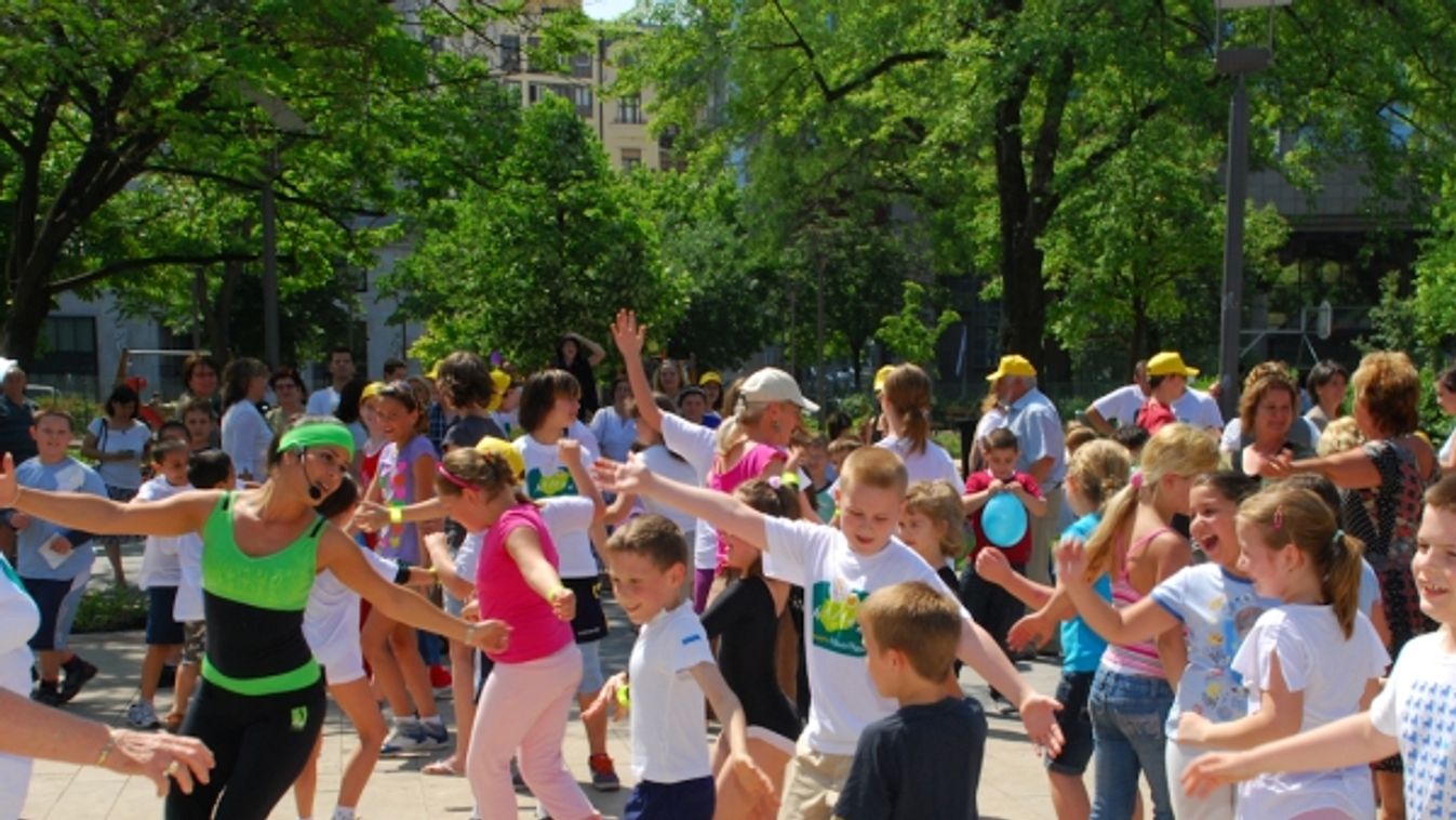 Mindenki tornázzon és táncoljon a Kihívás Napján!