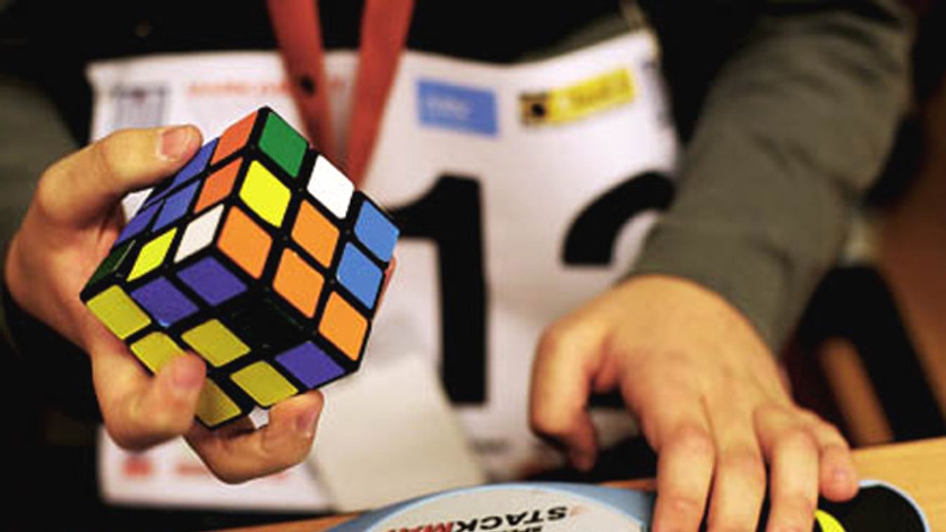 Megoldották a Rubik-kocka rejtélyét