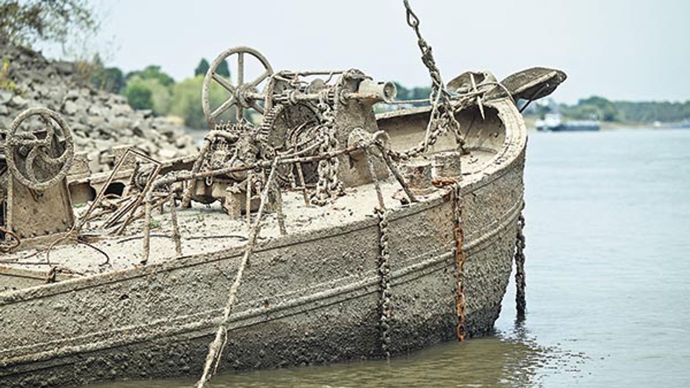 Low water level in the Rhine