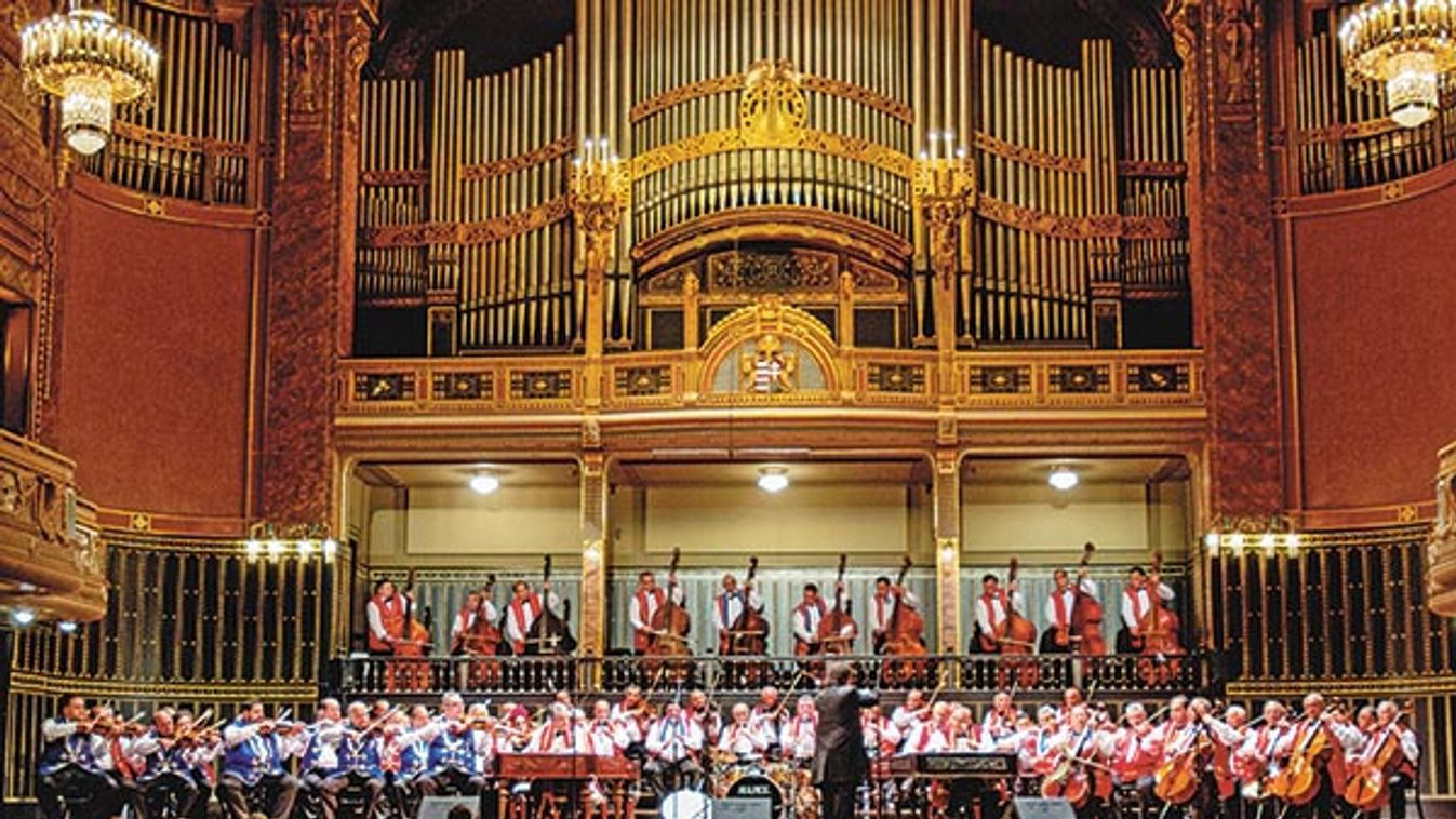 100 tagú hungarikum - Fergeteges koncert, a közönség felállva ünnepelt