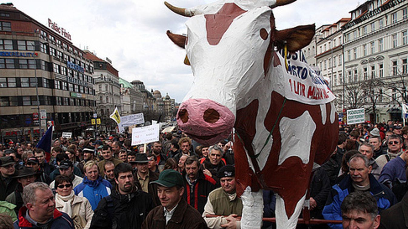 Megunták a kormány agrárpolitikáját: a hónap végén lezárják az utakat!