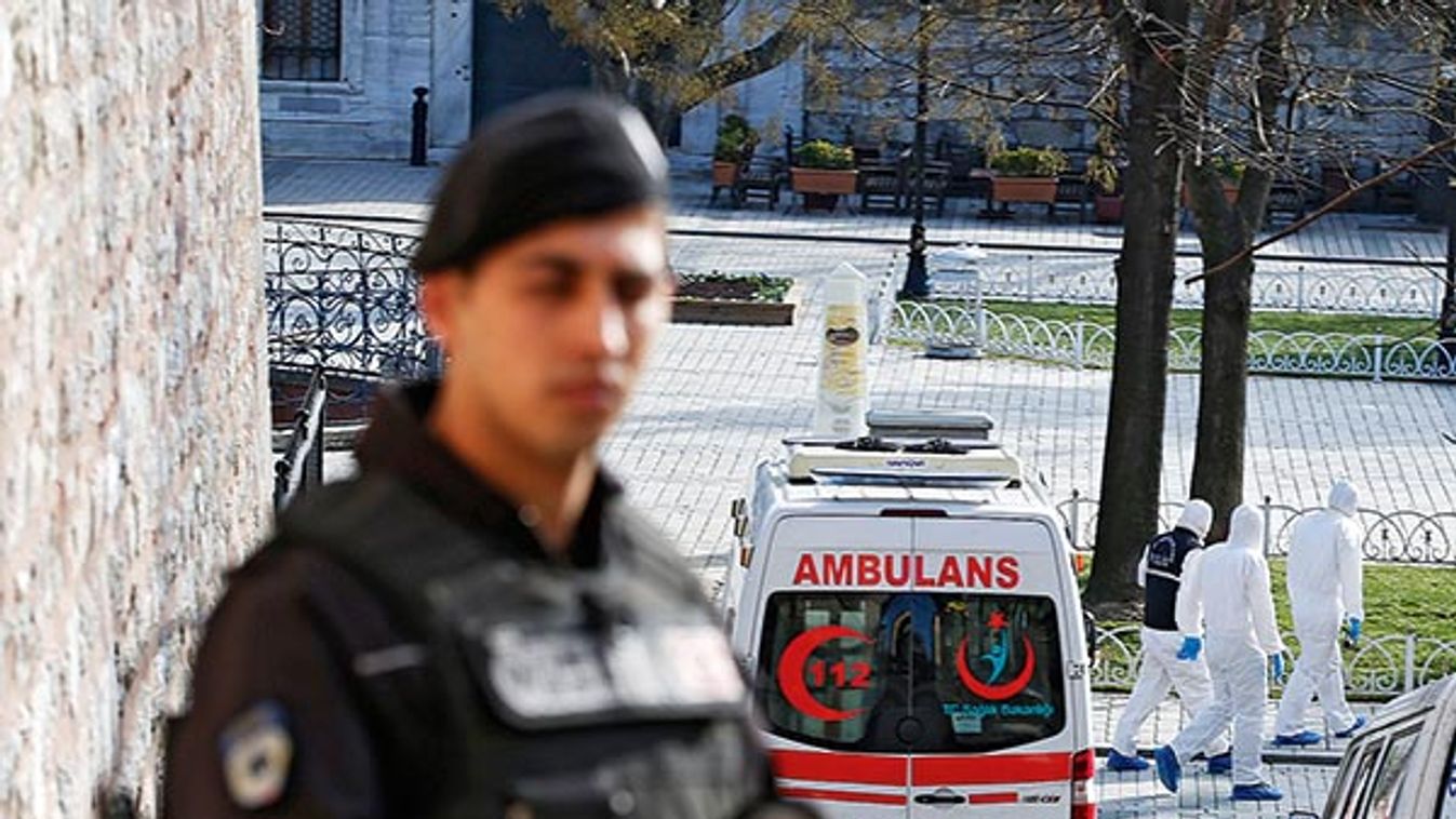 Turisták által sűrűn látogatott téren robbantott az öngyilkos merénylő