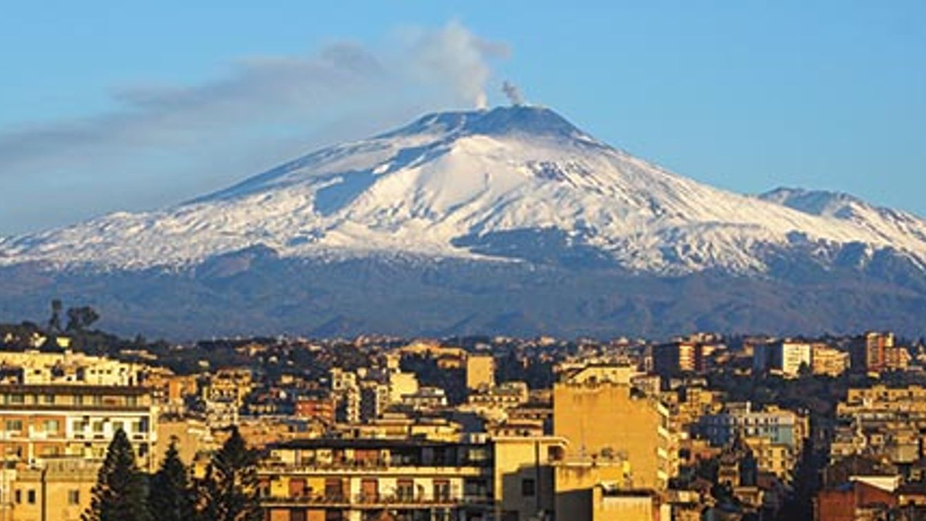 Tengerbe tart az Etna