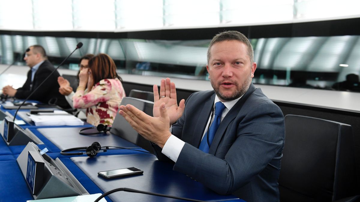 Ne hazudj tovább, Viktor!