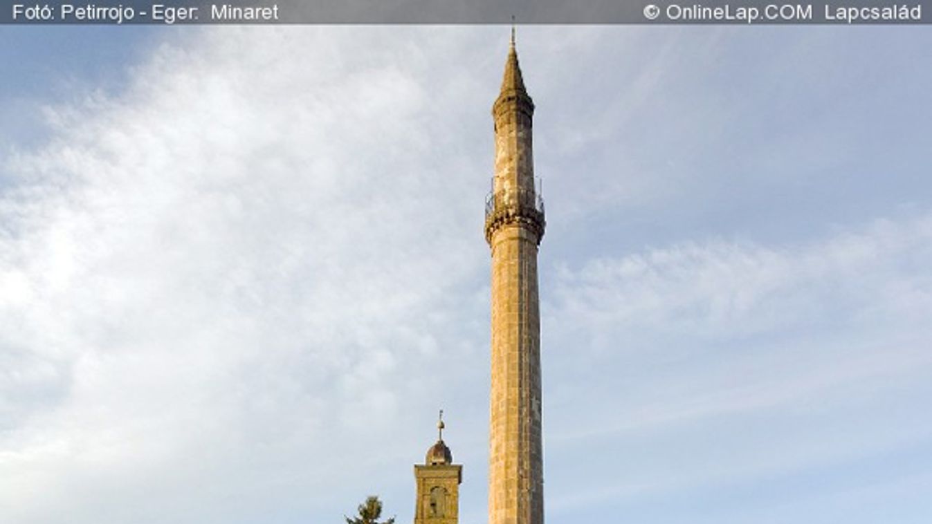 Török fürdő és minaret