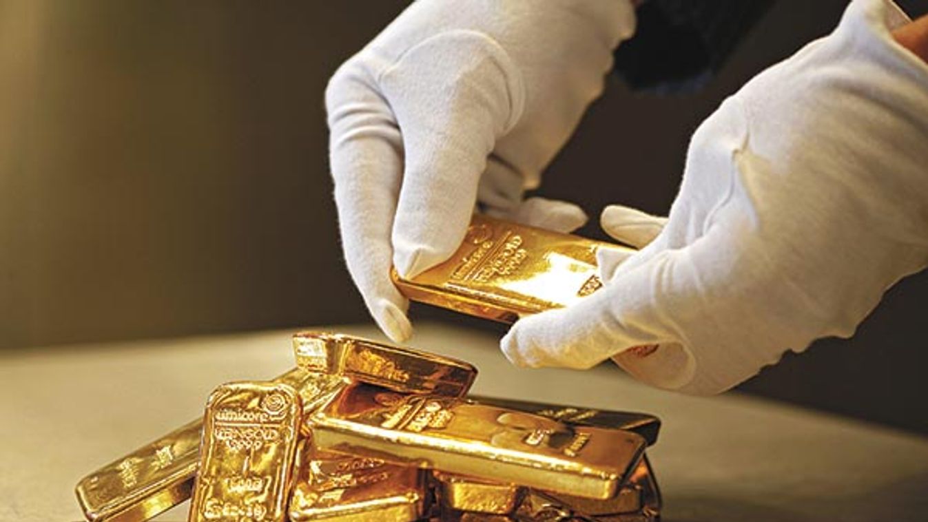 GERMANY, Munich, pro aurum gold house Munich: 500g and 1000g gold bullion (999,9 fine gold).
