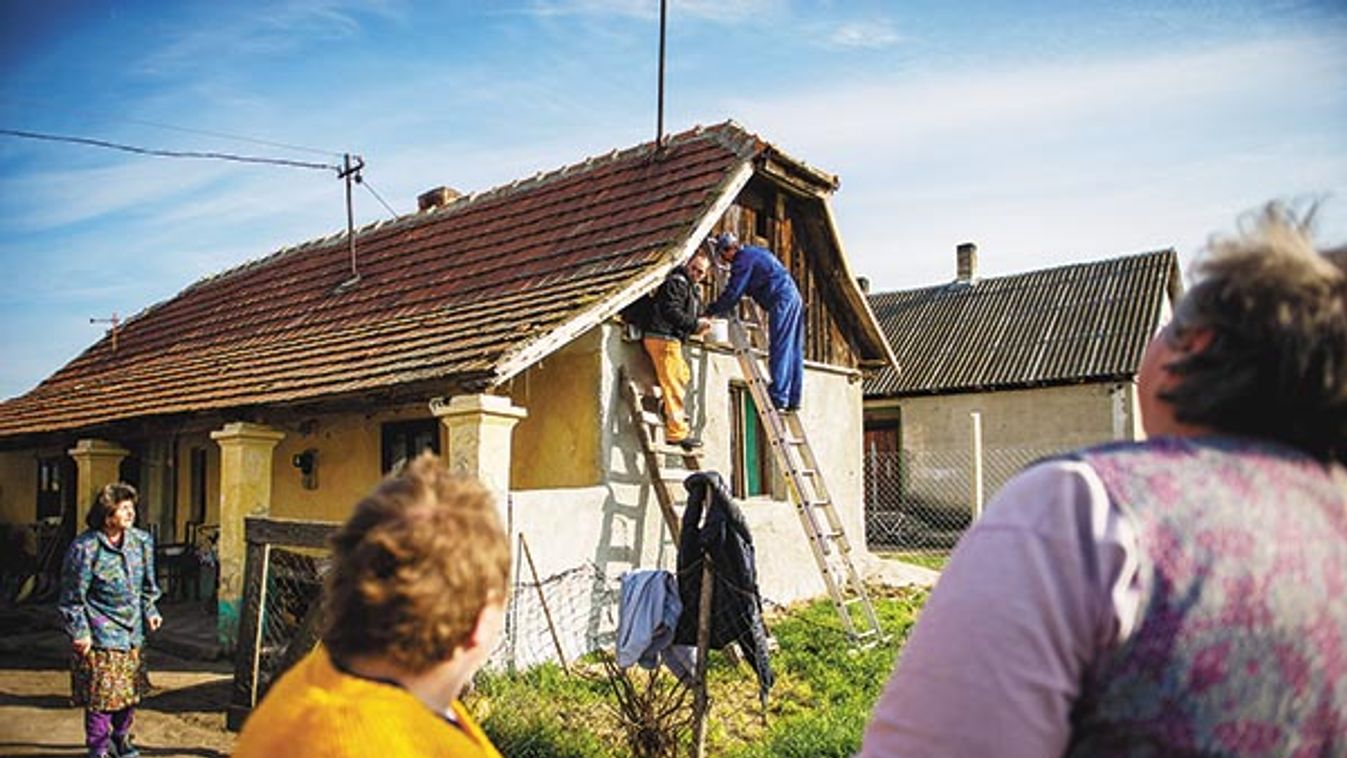 Az a cél, hogy a minimálbérhez képest ne legyen vonzó a közmunkás bére