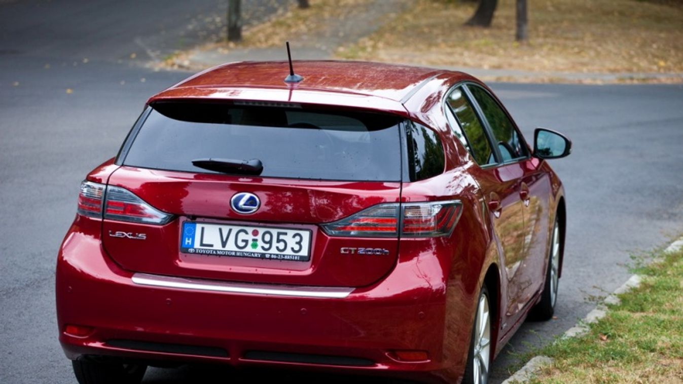 Lexus CT200h: kisfeszültség