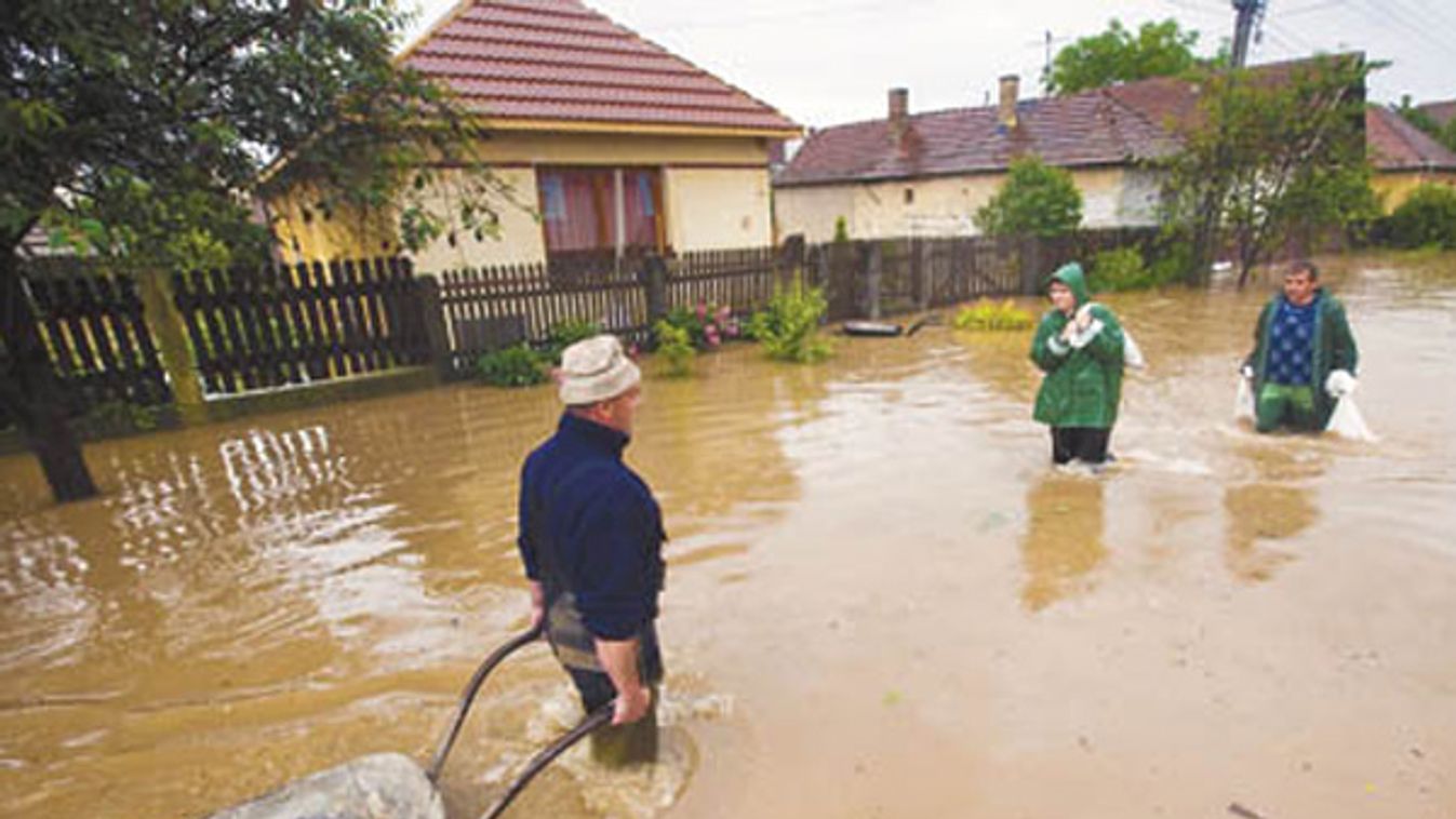 2010: megáradt itt minden