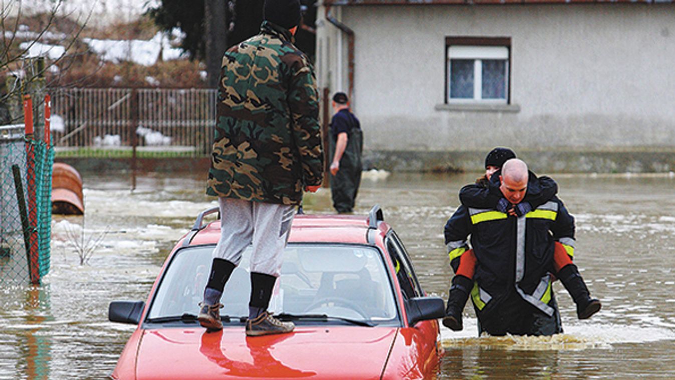 Számítógép várja az árt