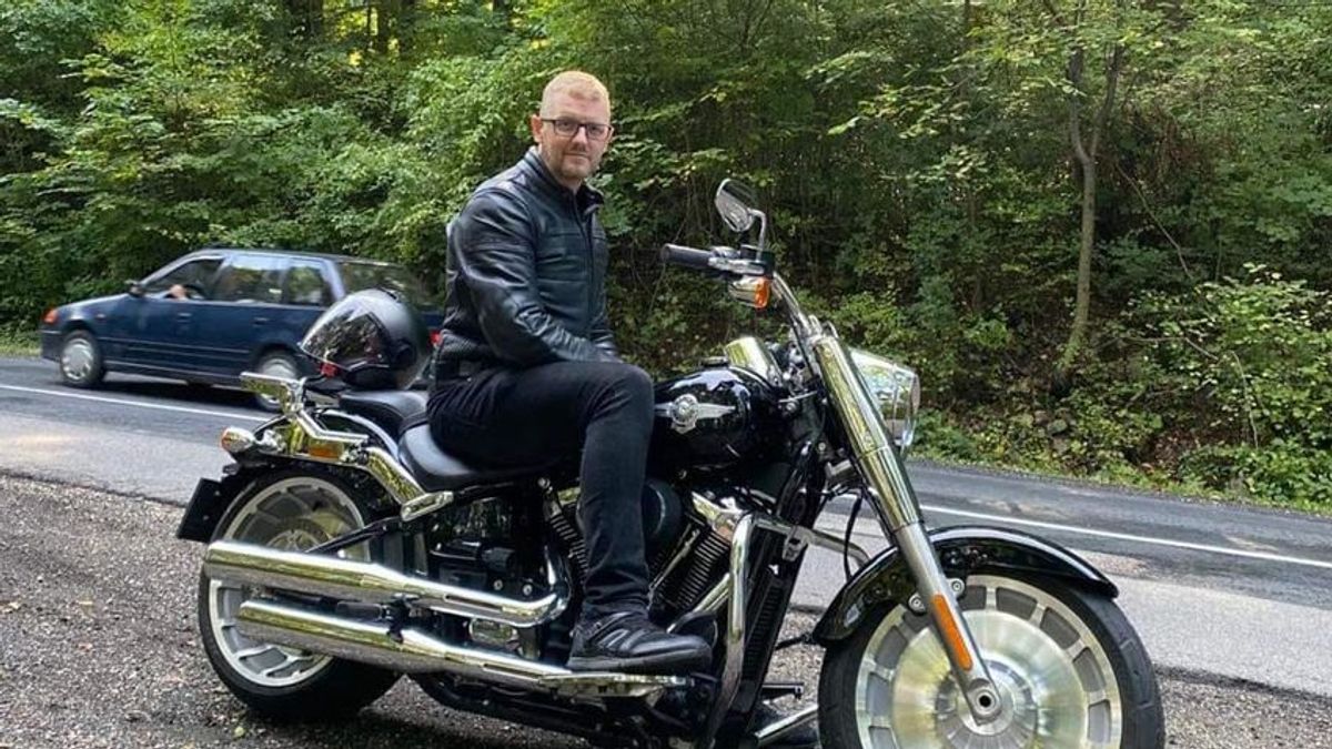 Nem tudok szó nélkül elmenni a papi hivatásból kiforduló Hodász András véleménycikke mellett