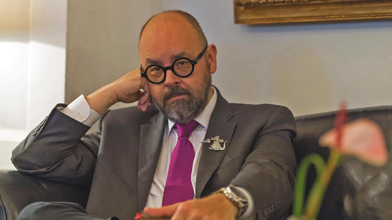 Author Carlos Ruiz Zafon