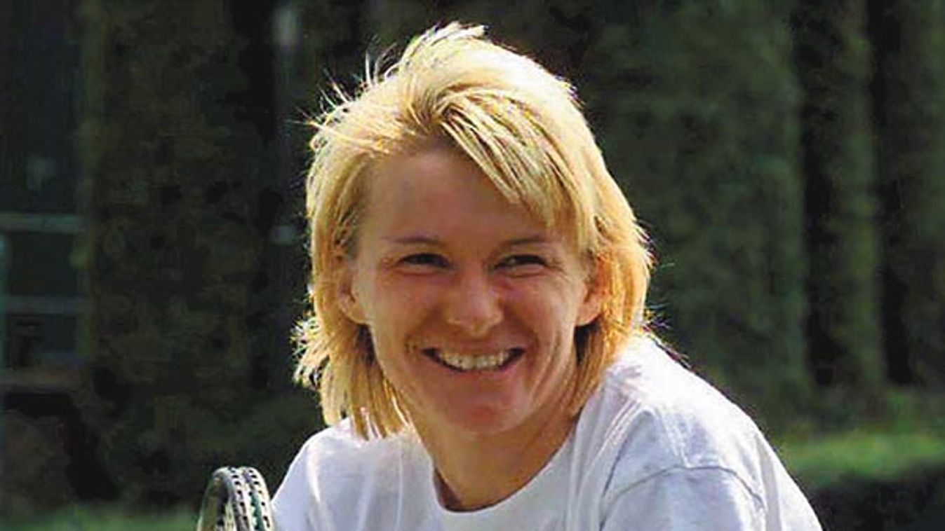 TENNIS-WIM-NOVOTNA RELAXES