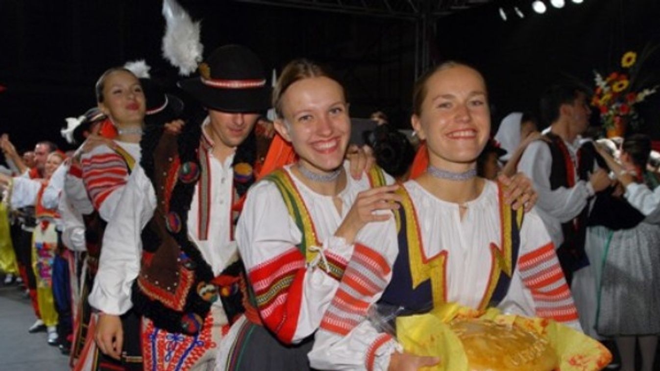 Folklór és bor Egerben