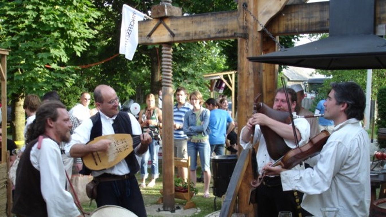 Ismét a lábosoké a főszerep Etyeken