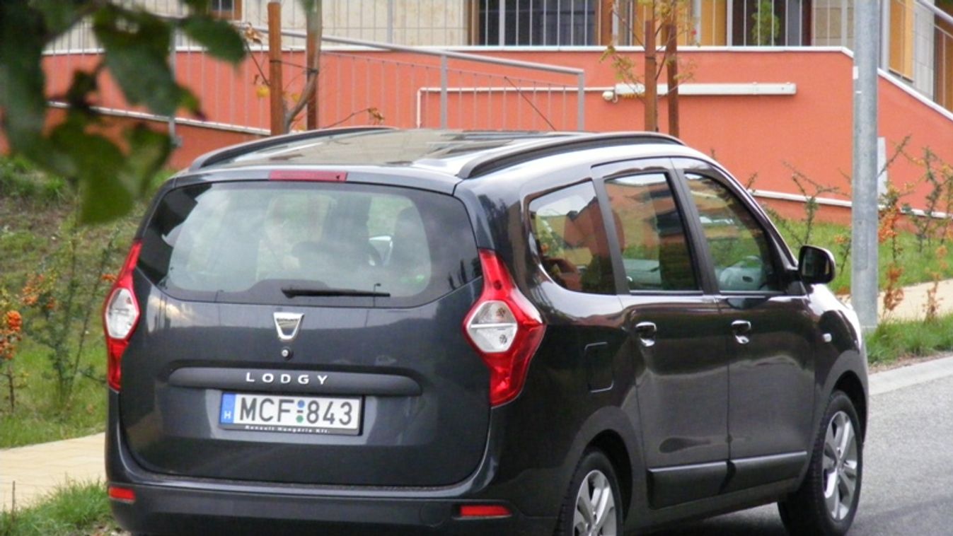 Dacia Lodgy 1,5 dCi: buta autó okosaknak